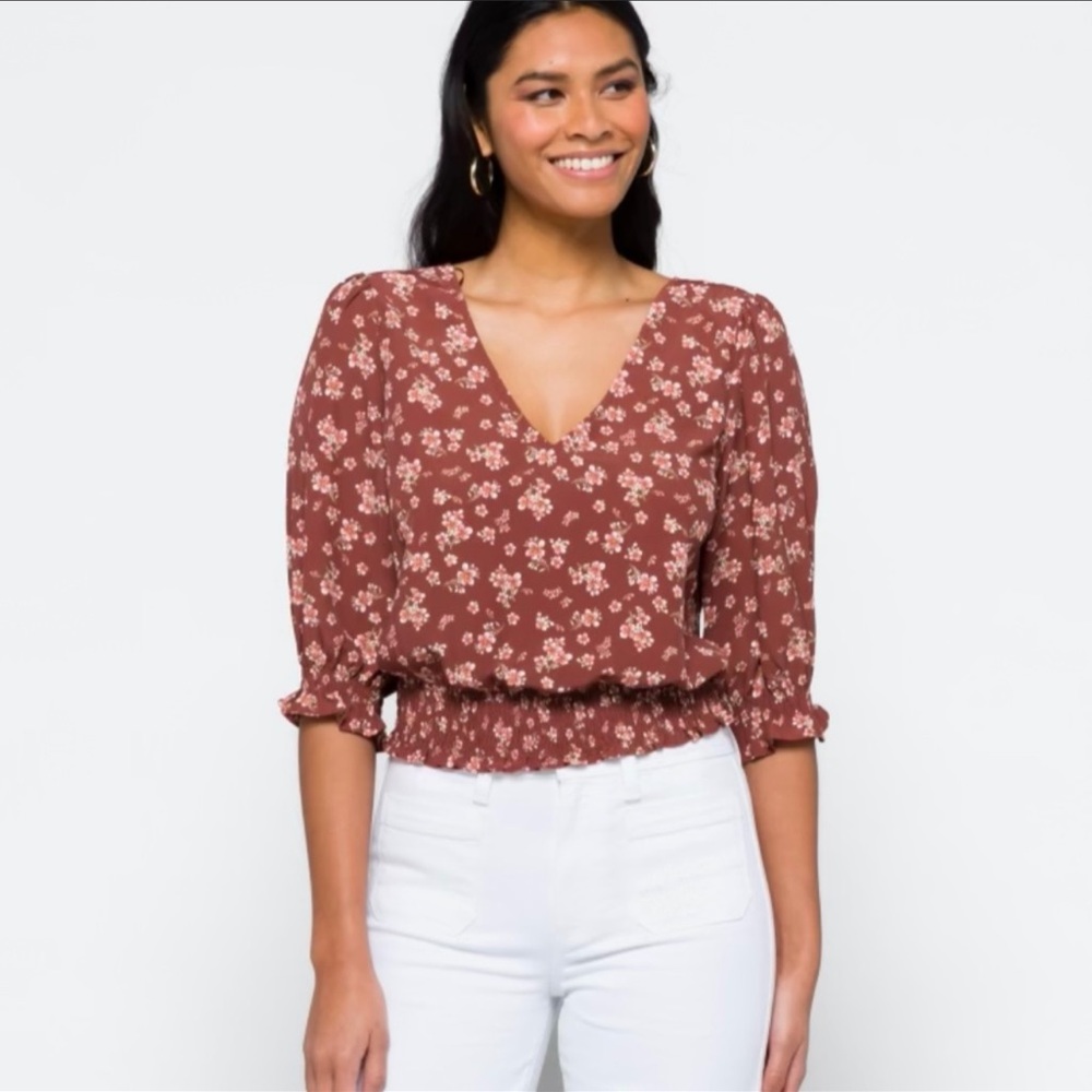 Beautiful cut out blouse!